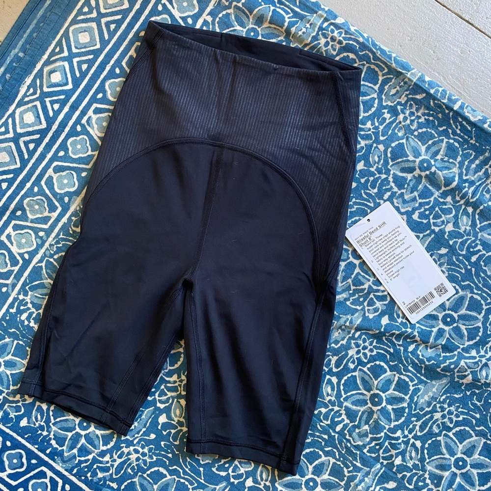 Lululemon NWT Blissful Bend Shorts
